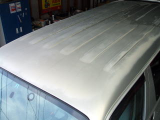 車の屋根 塗装の傷み　紫外線による経年劣化